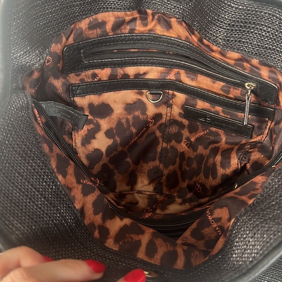 B Makowsky Black jute/leather shoulder bag. Easy clean! Lots of pockets! - Picture 12 of 16